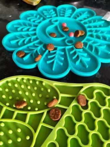 Aurum Paws Fish Shape Silicone Mat Slow Feeder For Pets